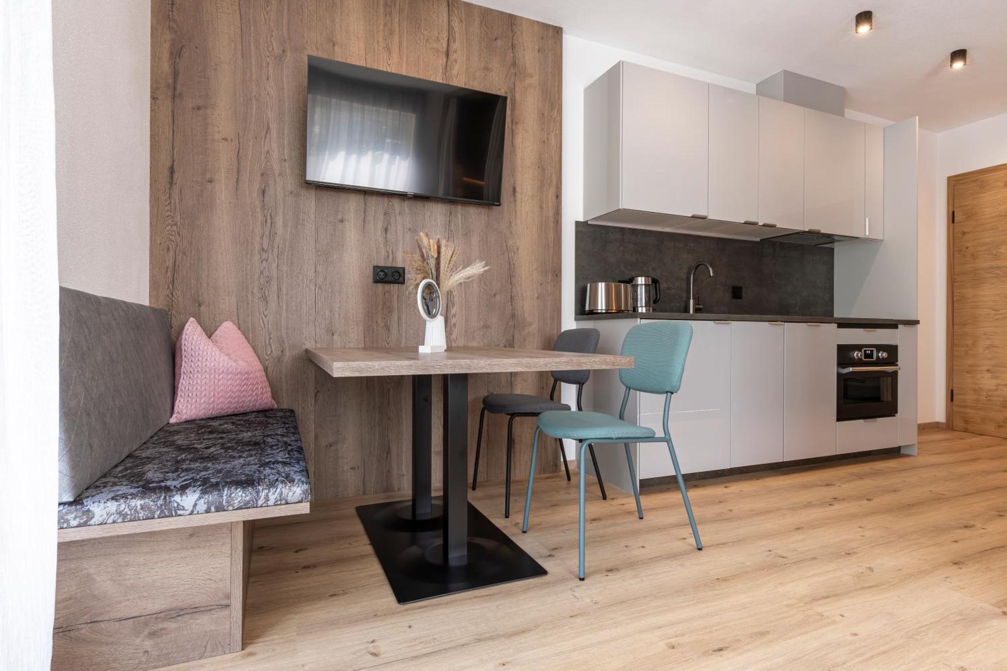 Bergmadl Apartments Нойштіфт-ім-Штубайталь Екстер'єр фото