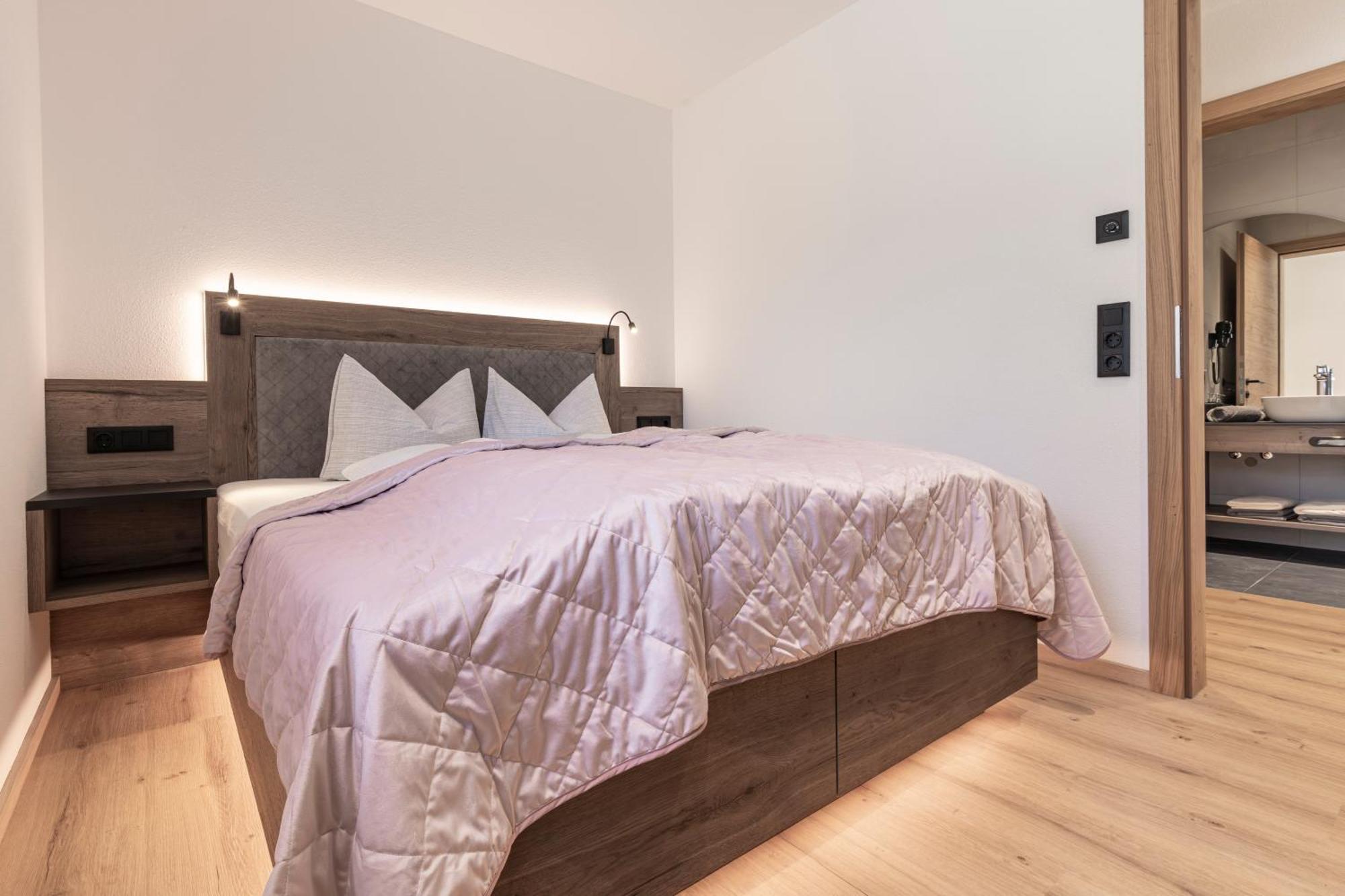 Bergmadl Apartments Нойштіфт-ім-Штубайталь Екстер'єр фото